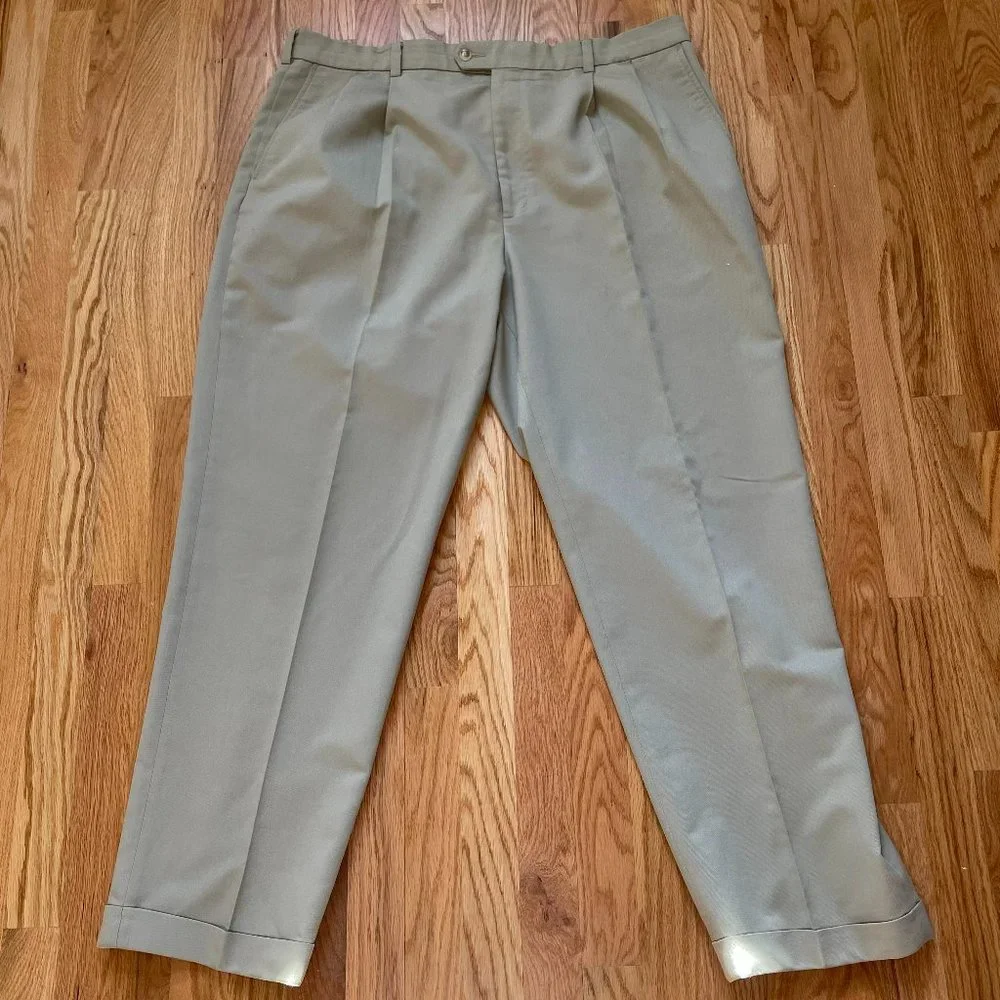 IZOD Dress Pants Trousers Chino Pleated Cuffs Men’s Size 40/32 - Picture 1 of 11